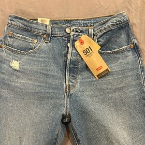 Women’s Levi’s 501 Original High Rise cropped jeans NWT